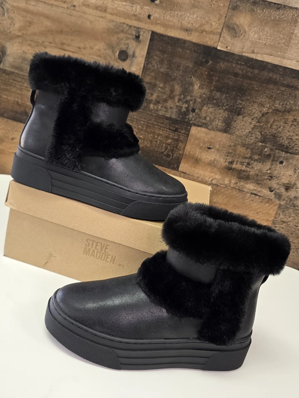 Steve Madden Black Faux Fur Platform Ankle Bootie Kids Size 3